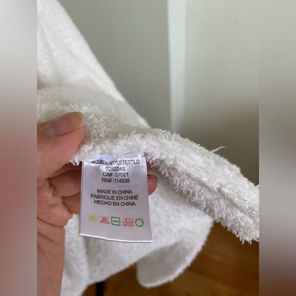 White Spa Luxurious Robe by Flying Point - Picture 6 of 7